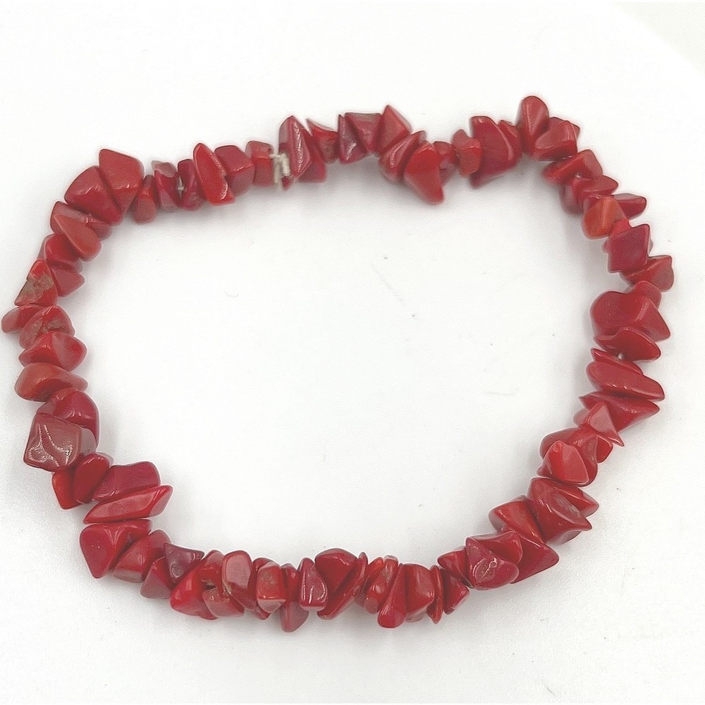 Vintage Y2K Elasticized Cord Randomized Mosaic Red‎ Coral Chip Stretch Bracelet